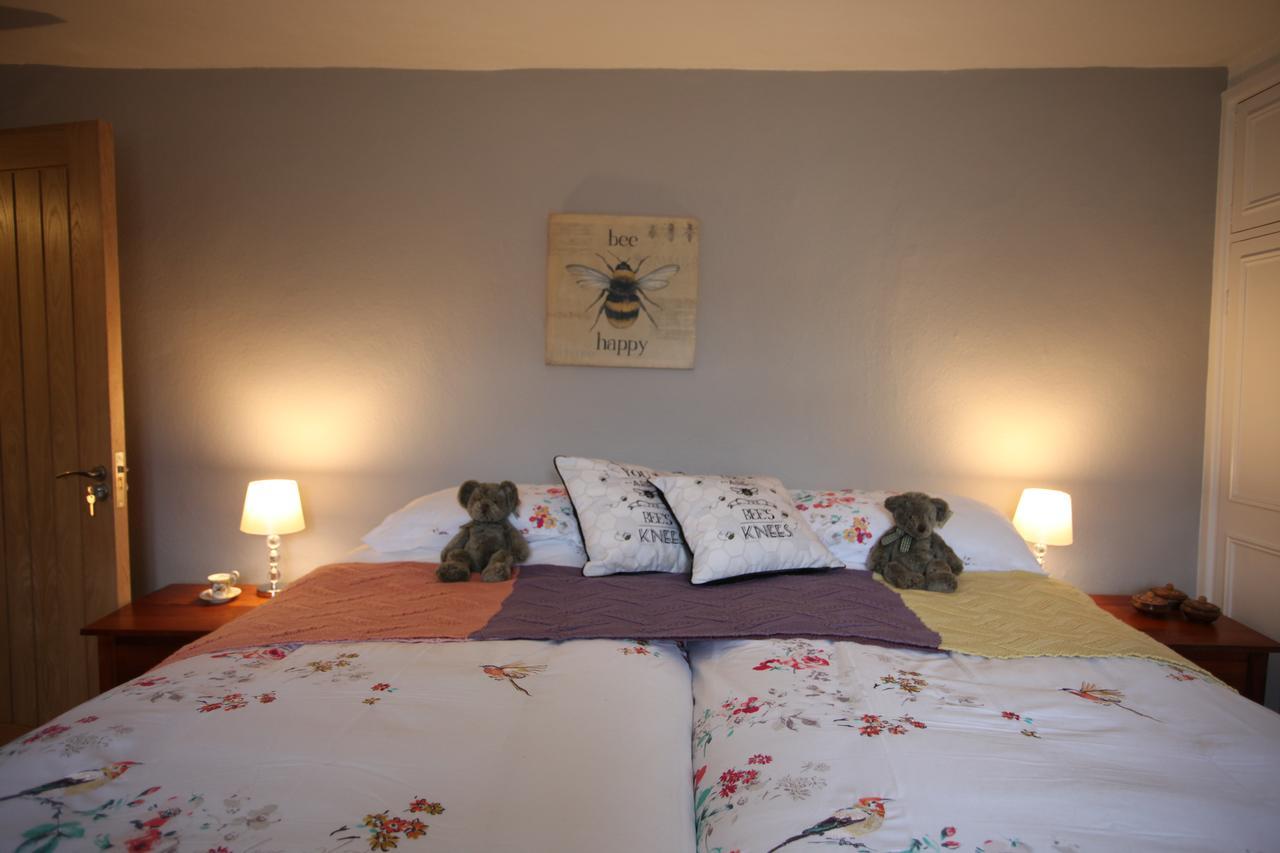 The Mitre Inn เชอร์บอร์น ภายนอก รูปภาพ