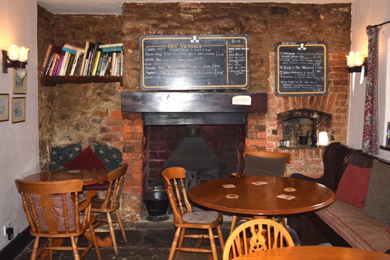 The Mitre Inn เชอร์บอร์น ภายนอก รูปภาพ