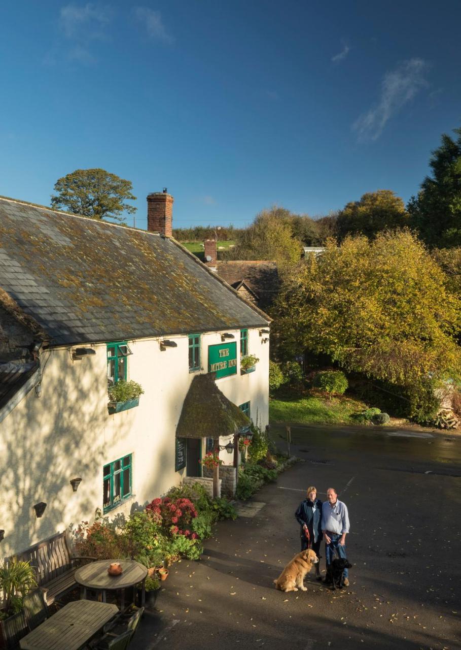 The Mitre Inn เชอร์บอร์น ภายนอก รูปภาพ